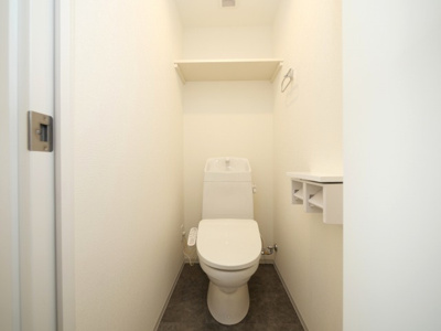 【トイレ】 | Live Flat塚本新北野 | シンプルで使いやすいトイレです