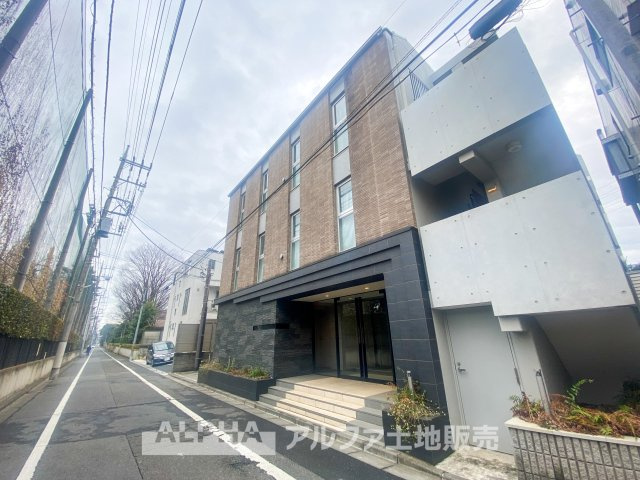 ベルジュール国立中の外観
