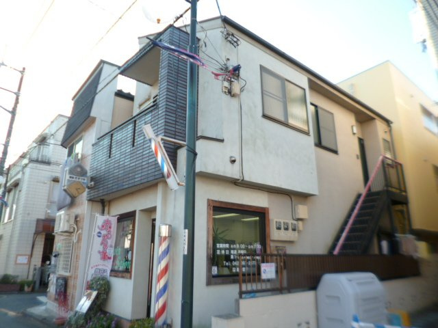 府中市紅葉丘３丁目のアパートの外観