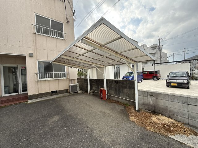 姫西ハイツの駐車場