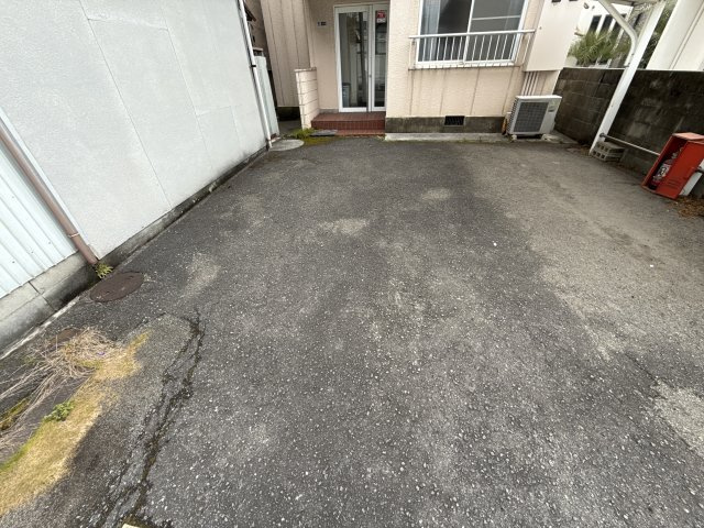 姫西ハイツの駐車場