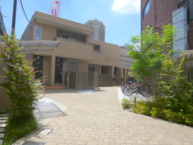 豊島区高田１丁目の賃貸マンションのエントランス|★キレイなエントランスからのアプローチ★