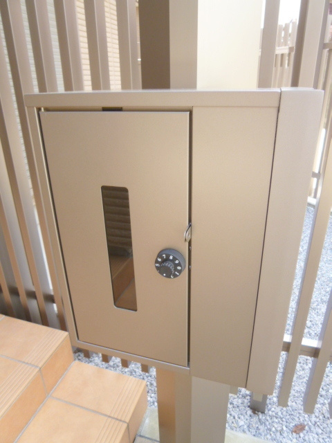 豊島区高田１丁目の賃貸マンションのその他共用部分|★各住戸前にあるメールＢＯＸ★