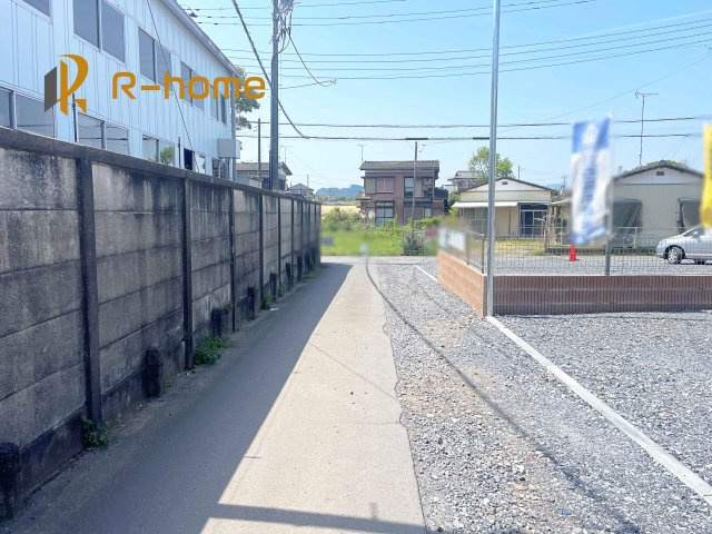 第1石岡市北府中　新築戸建て　3号棟の前面道路含む現地写真|堂々！建物完成♪実際のお部屋をご見学可能です♪
ご見学が一番の資料！お気軽にお問い合わせ下さい♪