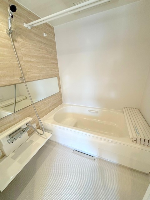 中野区中野１丁目の賃貸マンションの浴室