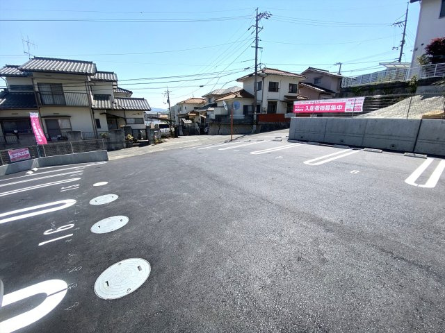 パームコート長尾の駐車場