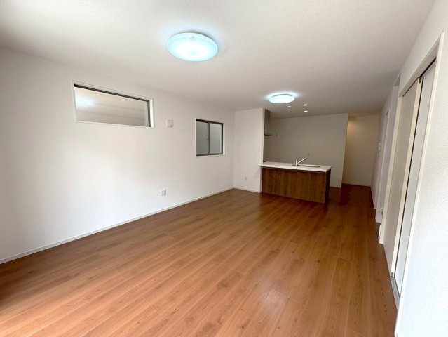 久世上久世町の居間・リビング