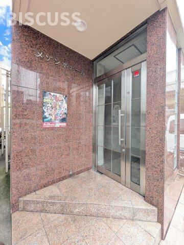 メゾンボナールのエントランス