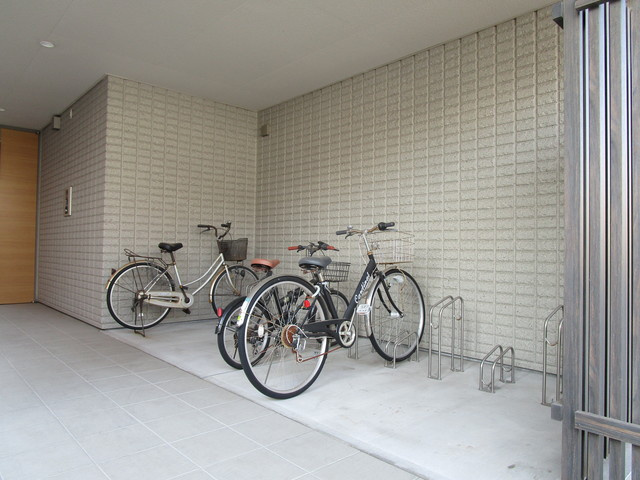 シャンエトワール高砂の駐車場|★自転車置き場★