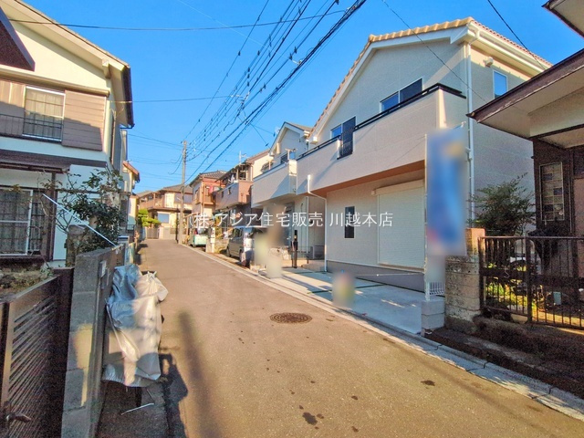 月々７万円台～　新築戸建　川越市的場北R5-Aの前面道路含む現地写真|前面道路：南西側4.0ｍ位置指定道路に8.1ｍ接道
前面道路は法第４２条１項５号道路（川越市所有）となります。