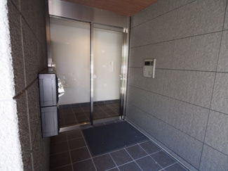 【エントランス】 | オートロック完備で安心！