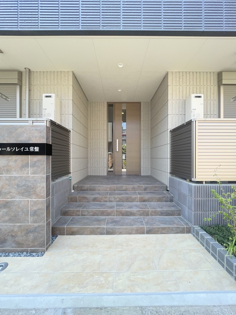 グランドゥール・ソレイユ常盤のエントランス