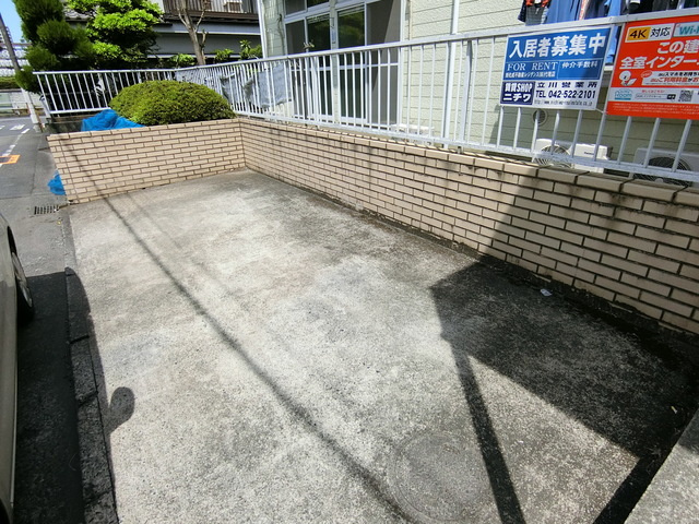 カサベルデコマツの駐車場|★敷地内駐車場有・バイク相談可★
