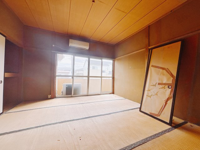 【中古戸建】安中市原市の和室|独立している和室なので1人の時間を充分に楽しめます。フローリングやソファーでは味わえない質感でリラックス効果もあります。