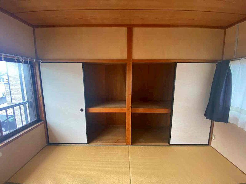 江島町貸家の収納