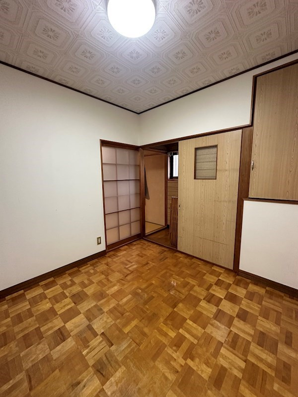 江島町貸家の居間・リビング