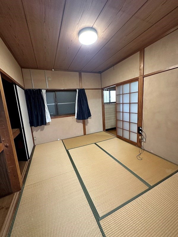 江島町貸家の和室