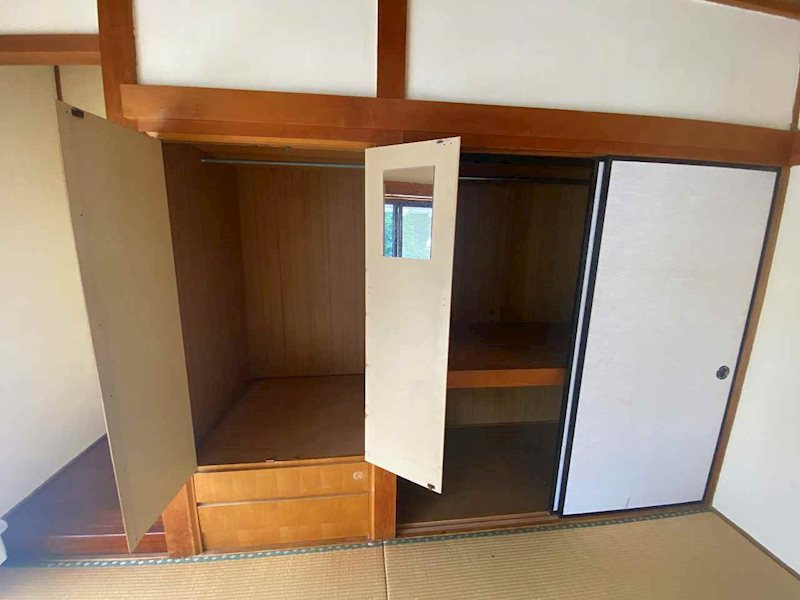 江島町貸家の収納