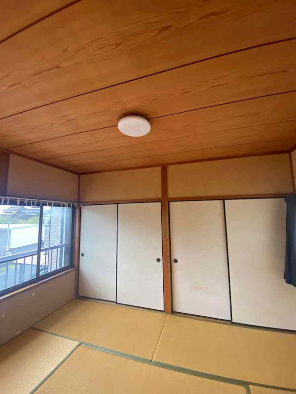 江島町貸家の和室