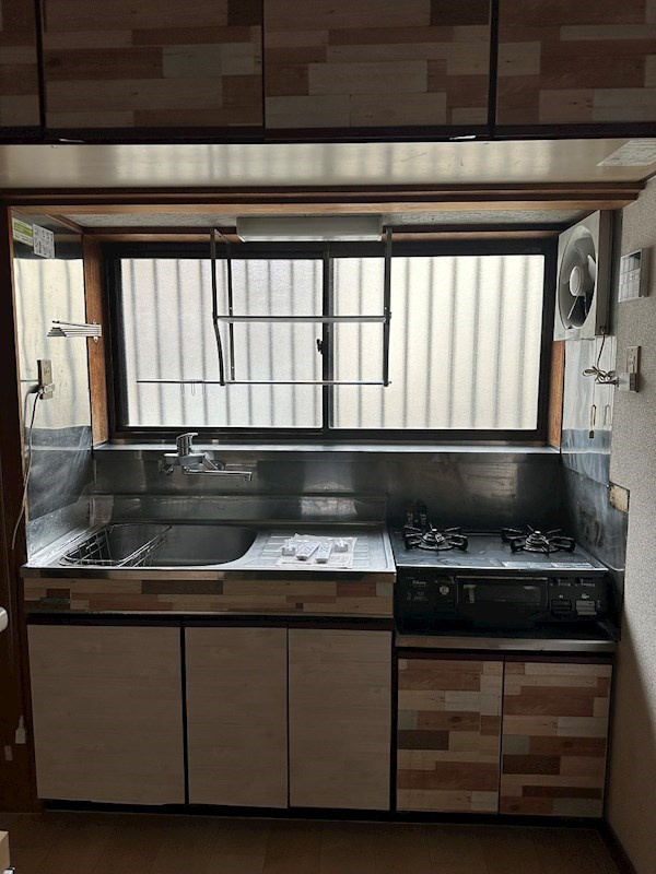 江島町貸家のキッチン