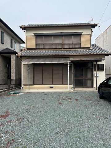 江島町貸家の駐車場