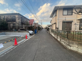 【前面道路含む現地写真】