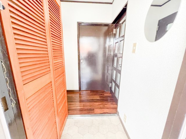 グレースハイム上住吉の玄関