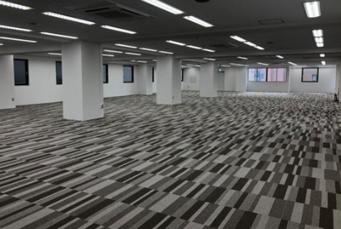 緑地公園ビルの内装|中はこのようになっています