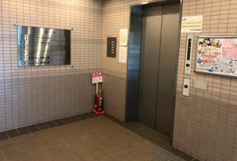 緑地公園ビルのその他共用部分|エレベーターです