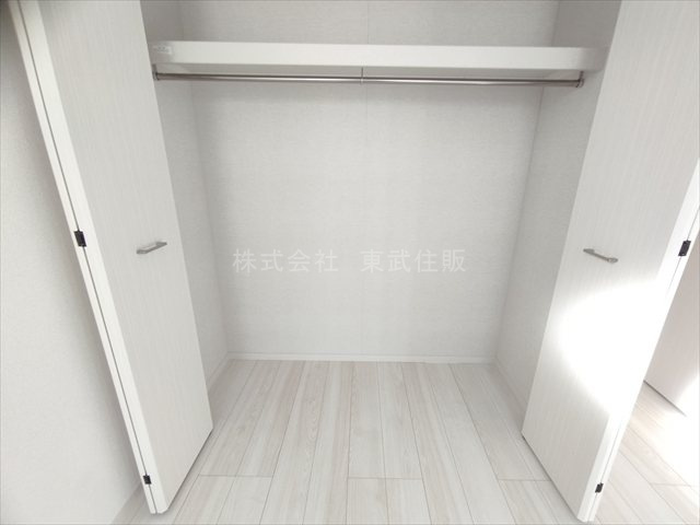 【収納】 | 狭山市狭山　全4棟　2号棟 | 洋室5.33帖南西側収納
