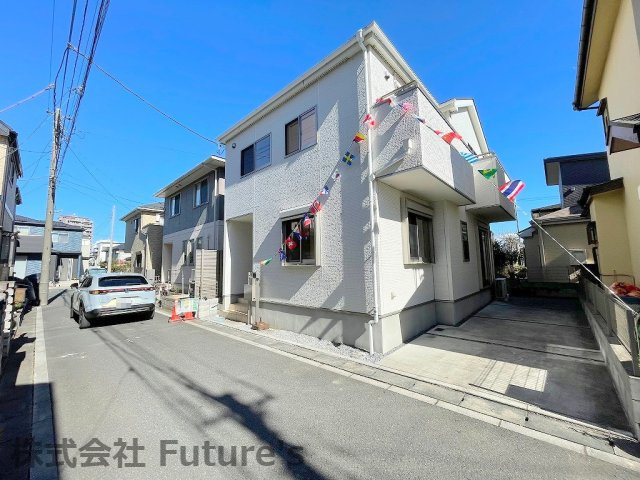 三郷市鷹野4丁目　中古戸建の前面道路含む現地写真|前面道路含む現地写真です