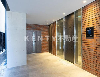 【エントランス】 | Ｃａｒｔｏｌｅｒｉａ | 清潔なエントランスです