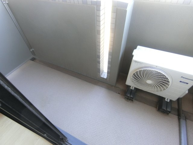 ルーブル川崎中丸子弐番館のバルコニー