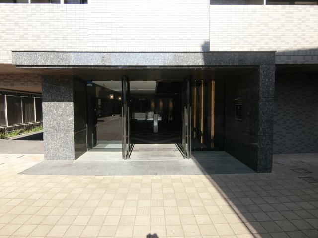ルーブル川崎中丸子弐番館のエントランス