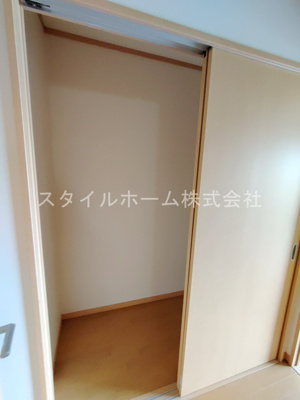 【収納】 | ガーデンコートTSUBASA | 別部屋写真です。