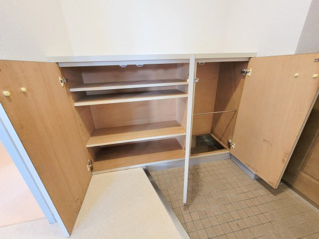 ヴィルドミール富雄の玄関