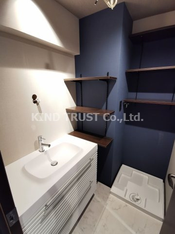 ブエナビスタ梅田ノースの洗面所|明るい洗面所です