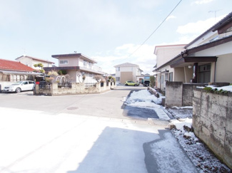 【前面道路含む現地写真】