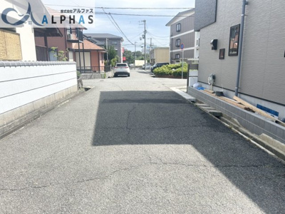 【前面道路含む現地写真】 | 神戸市西区池上4丁目　新築戸建 | 前面道路はゆとりがあり、駐車がしやすいです♪
