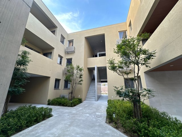 レジデンス　アルファベットのエントランス