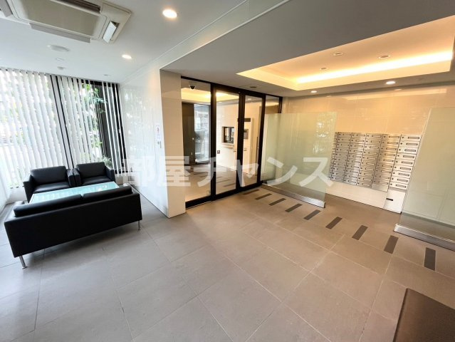 アデグランツ大須のロビー