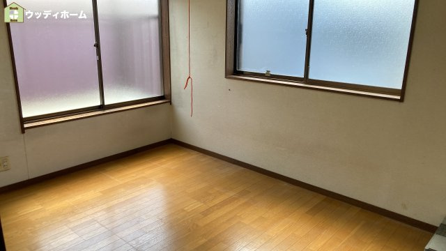川口市安行吉岡　中古一戸建ての寝室