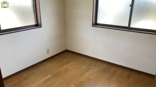 川口市安行吉岡　中古一戸建ての洋室