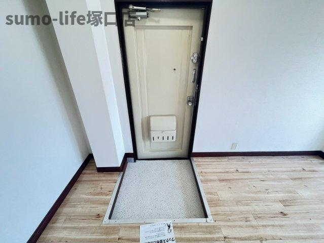 南武庫之荘佐野マンションの玄関
