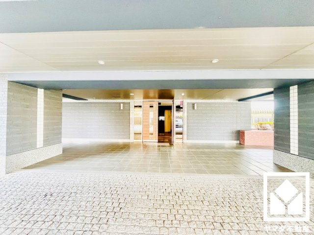 パデシオン京都大久保のエントランス