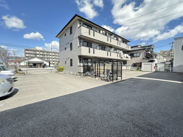 ディアコート札場 A棟の外観