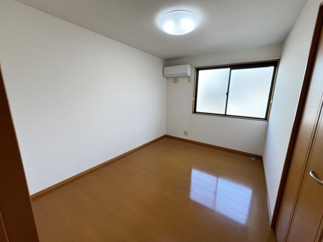 ディアコート札場 A棟の洋室