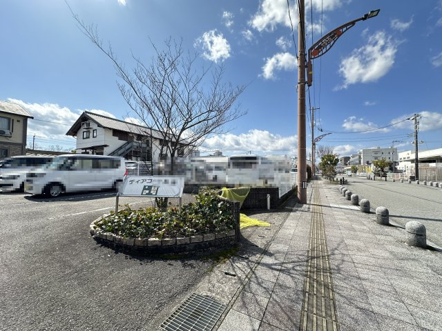 ディアコート札場 A棟の駐車場