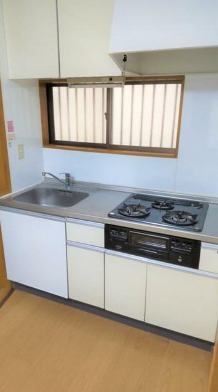 平和荘のキッチン