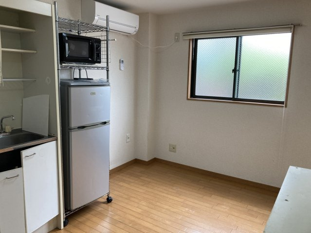 府中市紅葉丘３丁目の賃貸マンションの居間・リビング